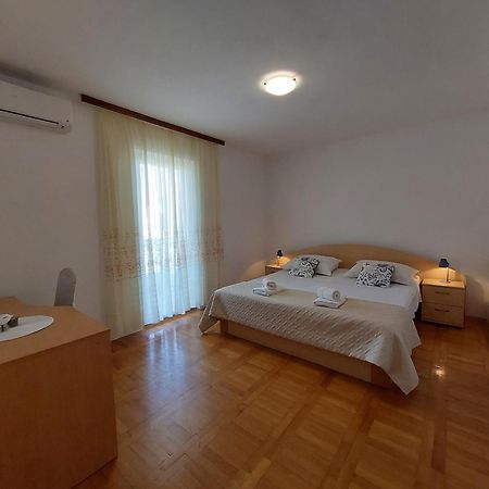 Apartmani Rahela Vodice Extérieur photo