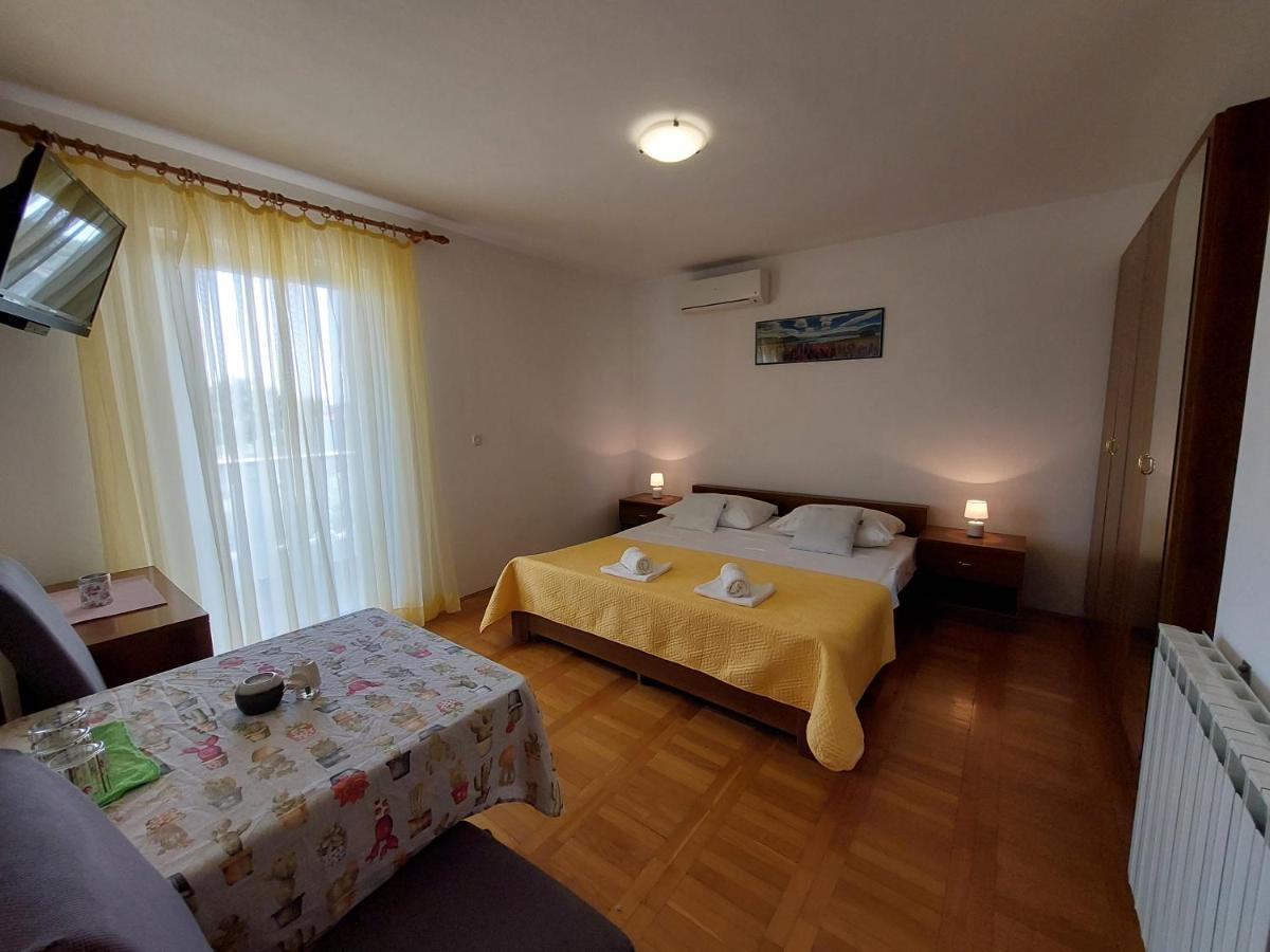 Apartmani Rahela Vodice Extérieur photo