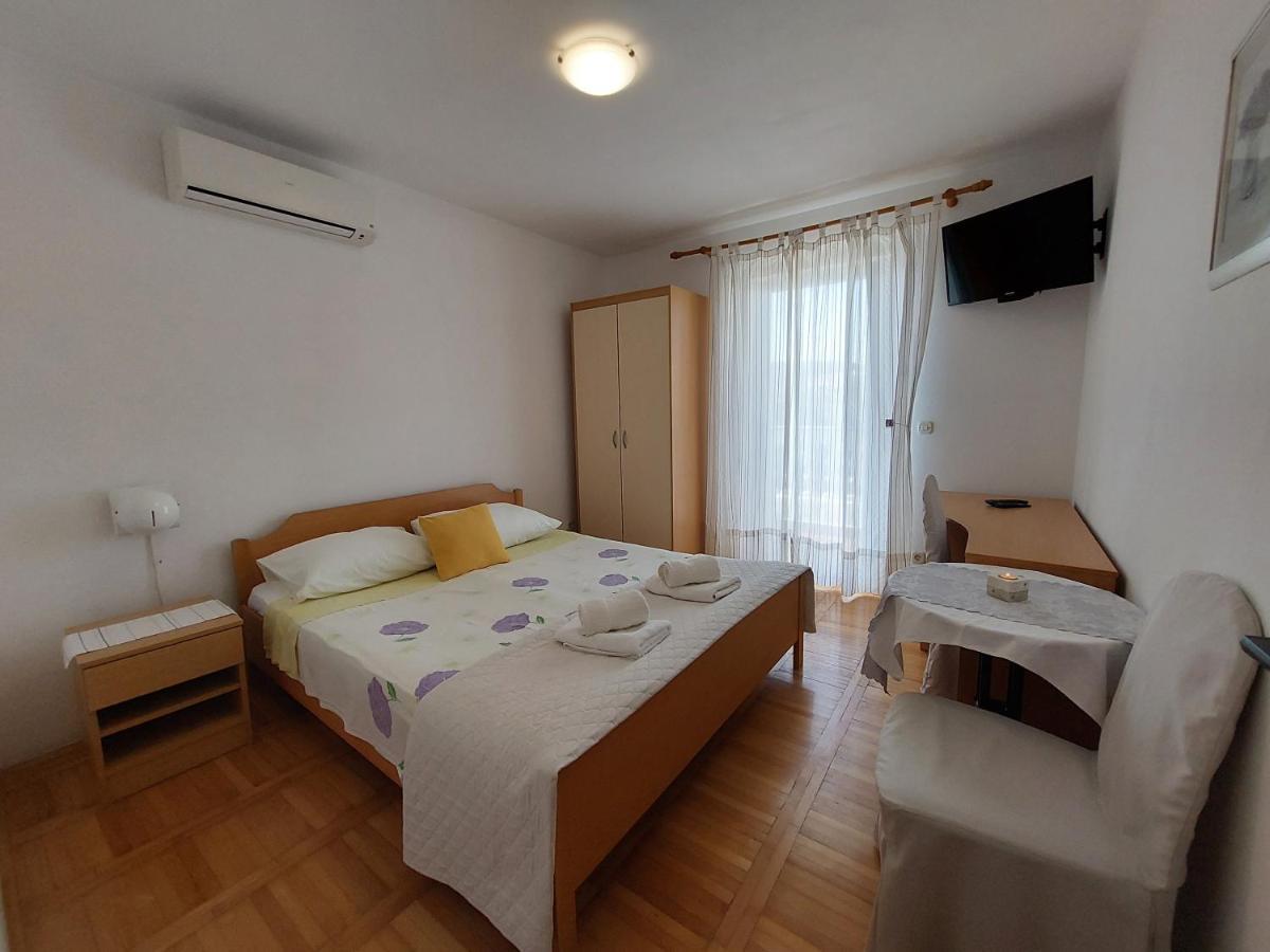 Apartmani Rahela Vodice Extérieur photo